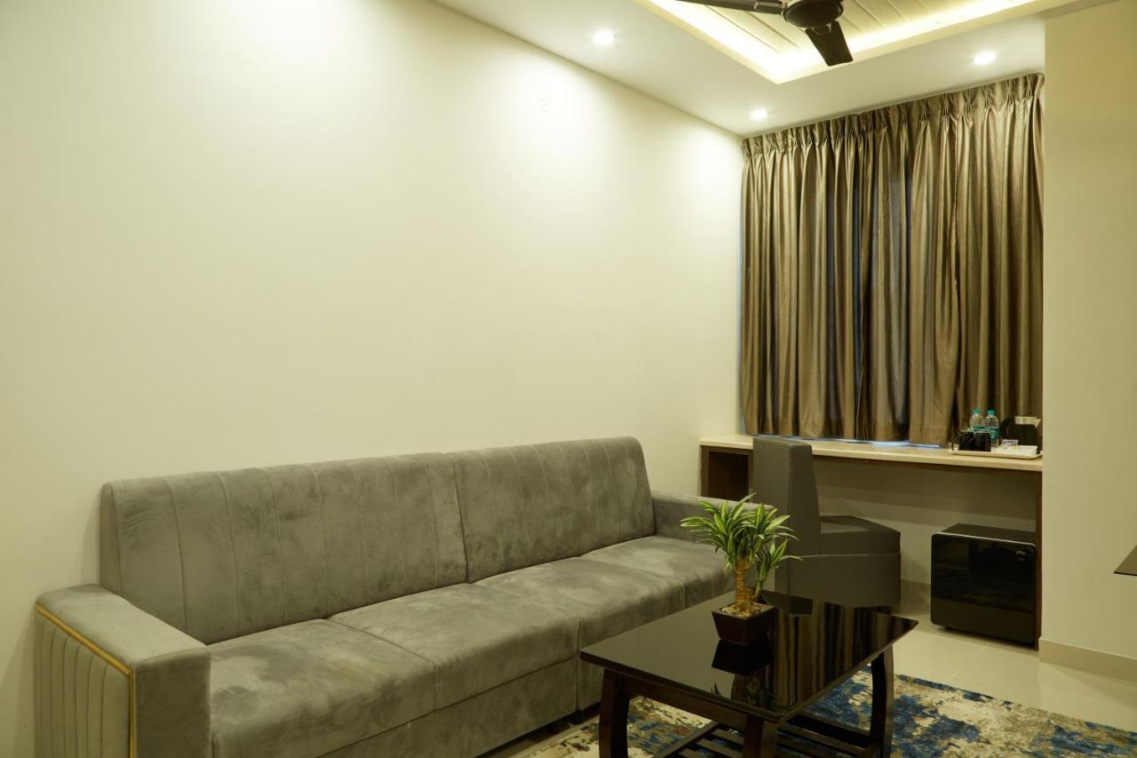 Vovo Premier Hotel 班加罗尔 外观 照片