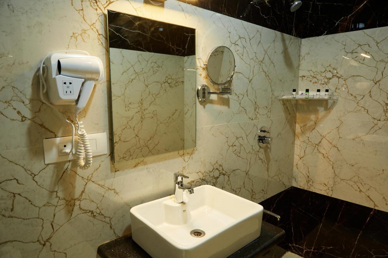 Vovo Premier Hotel 班加罗尔 外观 照片