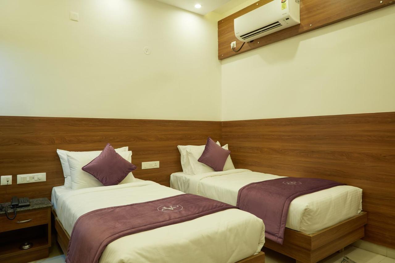 Vovo Premier Hotel 班加罗尔 外观 照片