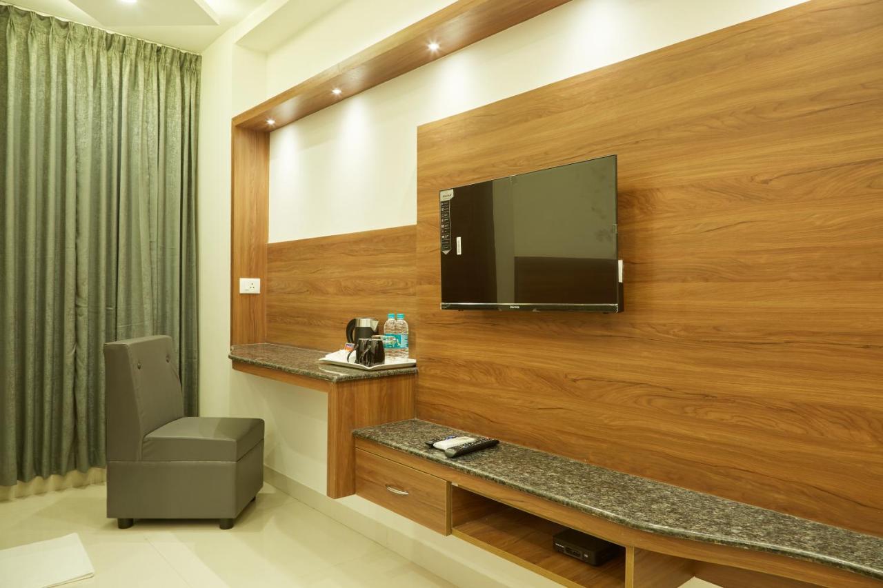 Vovo Premier Hotel 班加罗尔 外观 照片